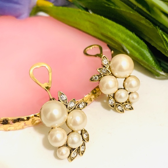 🌹Vintage Monet Gold crystal Pearl clip earring - Picture 5 of 17